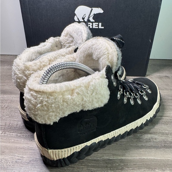 Sorel Out N About Plus Conquest Boots - Black size 8 EUC - Picture 6 of 10